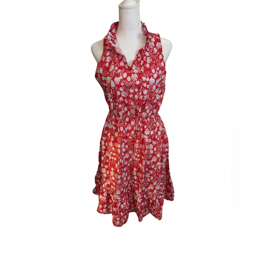 Sleeveless dress. Cinches at waist. No lining. Great condition like new.